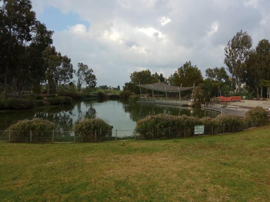 Studio In Herzliya, Near Idc & Park ภายนอก รูปภาพ