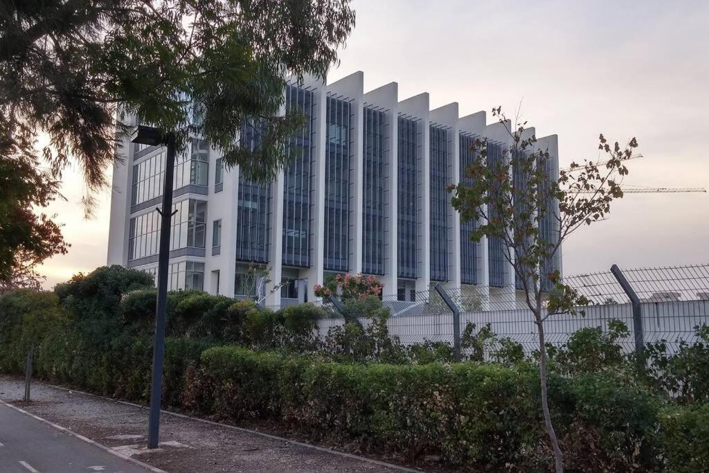 Studio In Herzliya, Near Idc & Park ภายนอก รูปภาพ